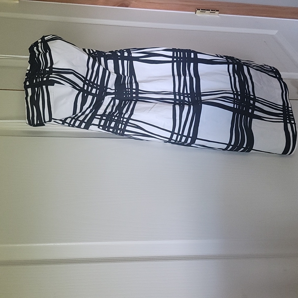 Express design studio tubetop dress w/ functional pockets Silky and soft inside - Picture 2 of 6